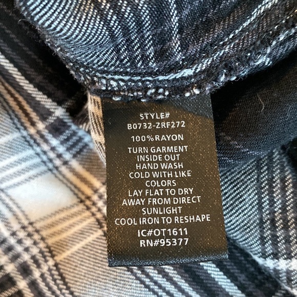 Sanctuary Delaney Cold Shoulder Plaid Flannel - Picture 11 of 11